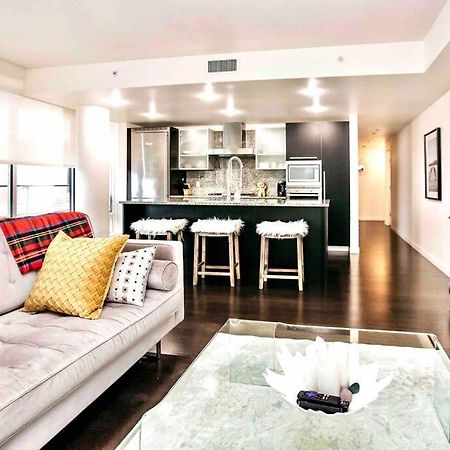 Victoria'S Best Location 2 Bedroom Luxe Condo Exterior foto